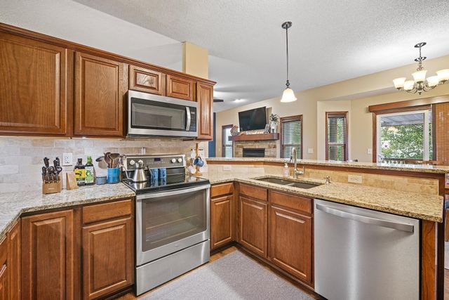 1214 N Lake Edge Dr, Goddard, KS 67052