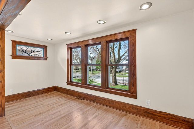 3430 N Cramer STREET, Milwaukee, WI 53211
