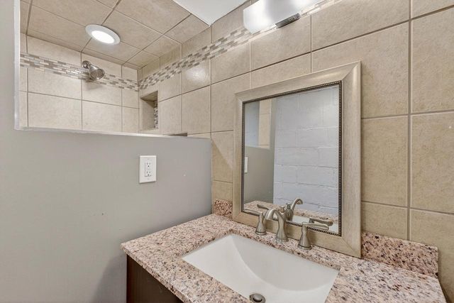 3430 N Cramer STREET, Milwaukee, WI 53211