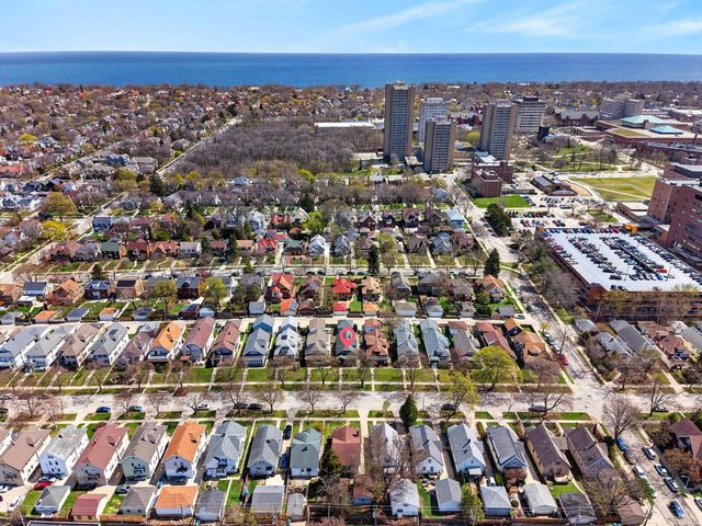 3430 N Cramer STREET, Milwaukee, WI 53211
