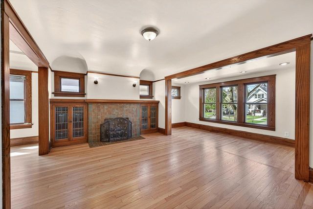 3430 N Cramer STREET, Milwaukee, WI 53211