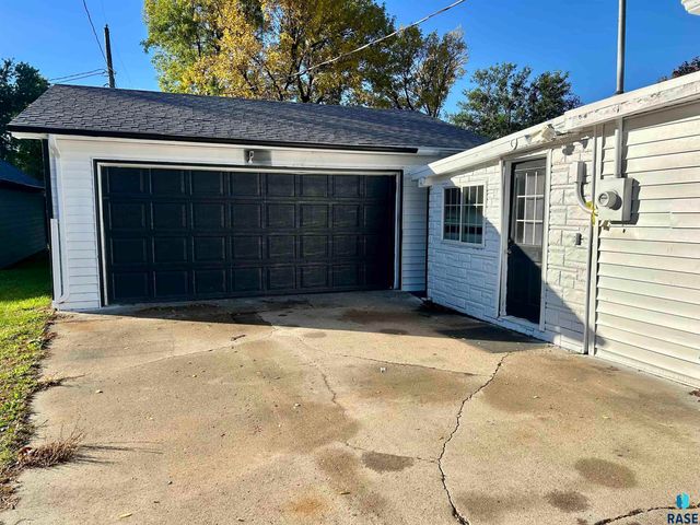 311 E Norton Ave Avenue, Salem, SD 57058