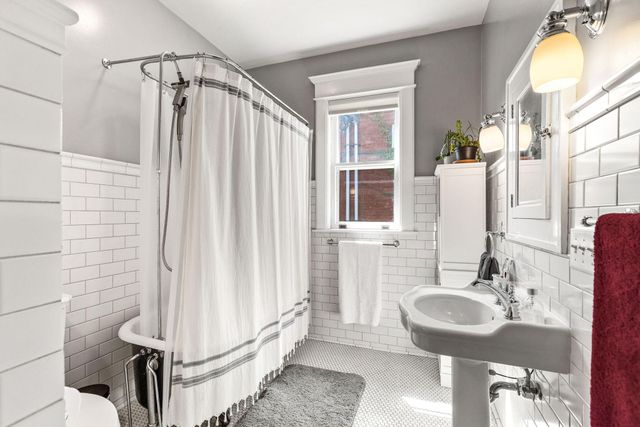 542 Portland Avenue, Saint Paul, MN 55102