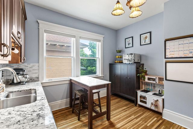 542 Portland Avenue, Saint Paul, MN 55102