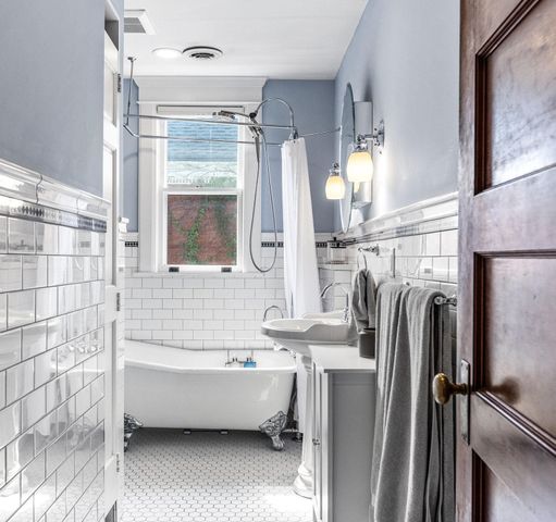 542 Portland Avenue, Saint Paul, MN 55102