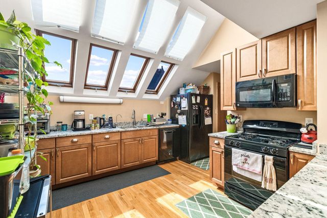 542 Portland Avenue, Saint Paul, MN 55102