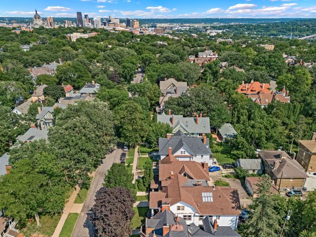 542 Portland Avenue, Saint Paul, MN 55102