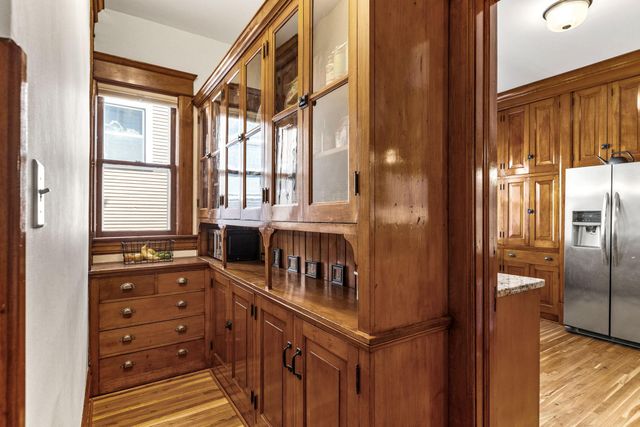 542 Portland Avenue, Saint Paul, MN 55102