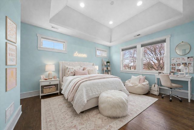 619 Jackson Avenue, River Forest, IL 60305