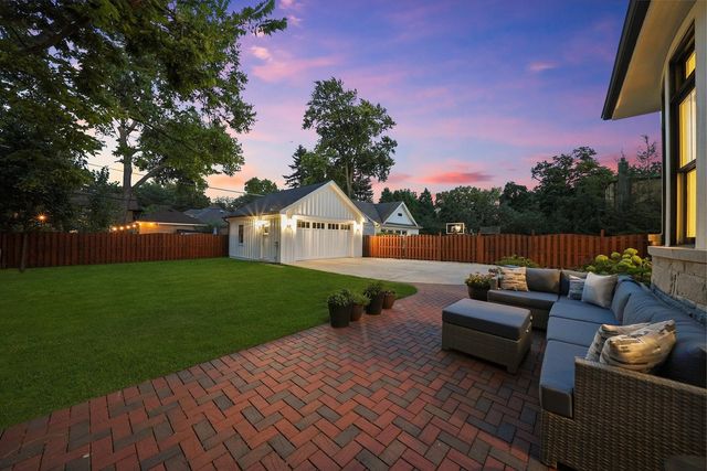 619 Jackson Avenue, River Forest, IL 60305