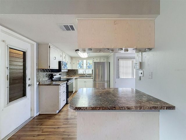 9151 BARRINGTON LANE, Port Richey, FL 34668