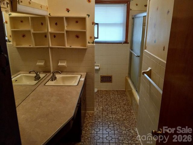 4612 Dallas Cherryville Highway, Bessemer City, NC 28016