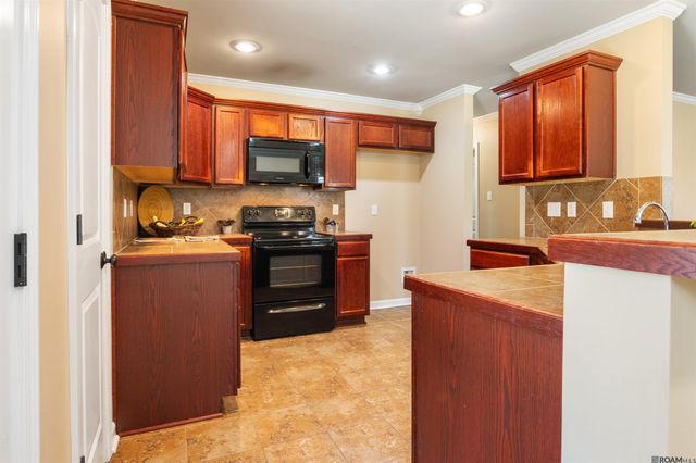 4848 Lois Dr, Zachary, LA 70791