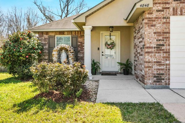 4848 Lois Dr, Zachary, LA 70791
