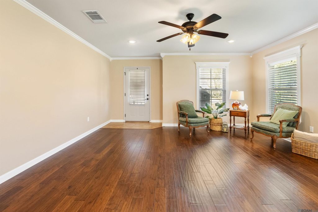 4848 Lois Dr, Zachary, LA 70791