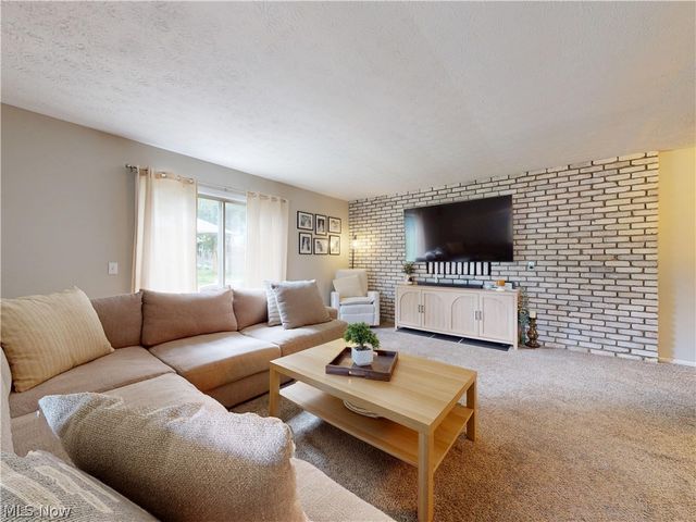 374 Union Street, Bedford, OH 44146