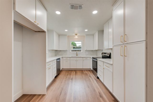 3431 Cloverdale Lane, Farmers Branch, TX 75234
