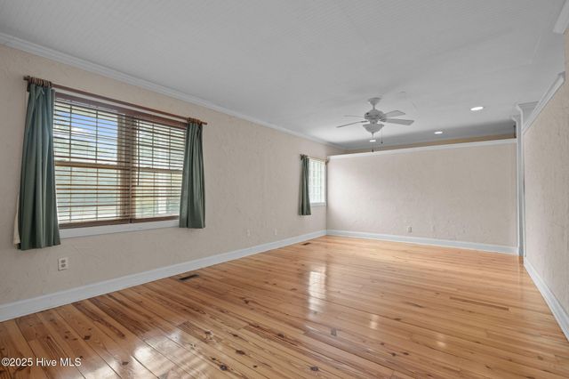 3704 Oxford Court, Morehead City, NC 28557