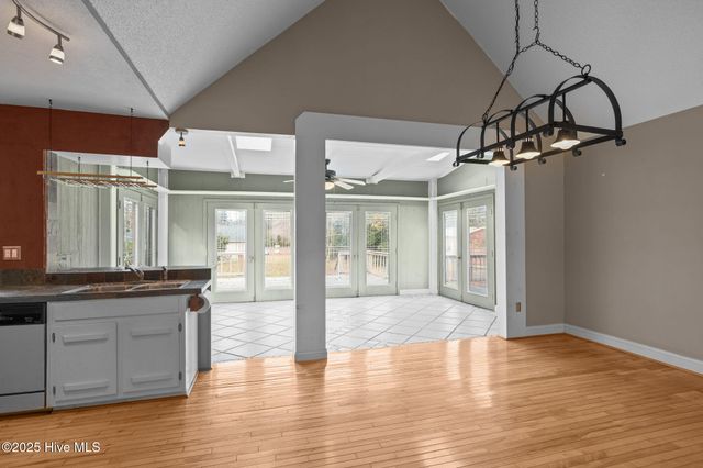 3704 Oxford Court, Morehead City, NC 28557