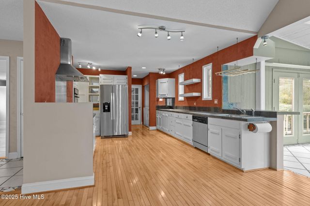 3704 Oxford Court, Morehead City, NC 28557