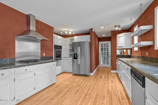 3704 Oxford Court, Morehead City, NC 28557