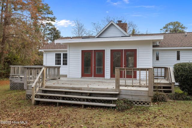 3704 Oxford Court, Morehead City, NC 28557