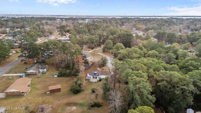 3704 Oxford Court, Morehead City, NC 28557