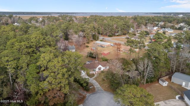 3704 Oxford Court, Morehead City, NC 28557