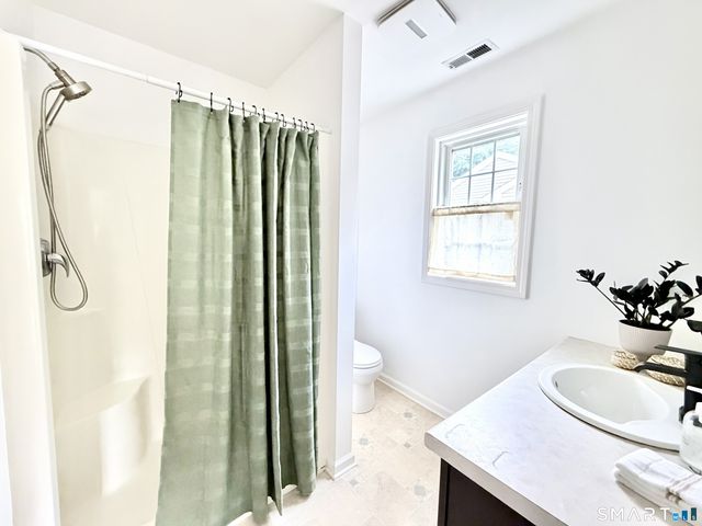 29 Sycamore Way 29, Wallingford, CT 06492