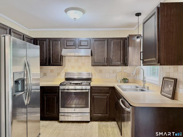 29 Sycamore Way 29, Wallingford, CT 06492