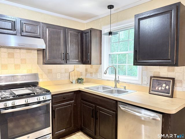 29 Sycamore Way 29, Wallingford, CT 06492
