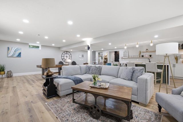 9883 S 35th STREET, Franklin, WI 53132