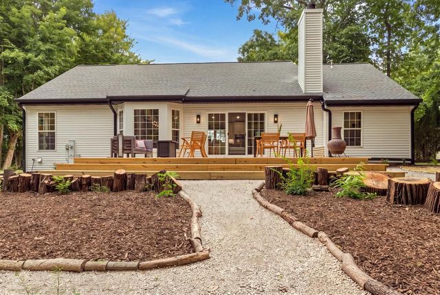 9883 S 35th STREET, Franklin, WI 53132