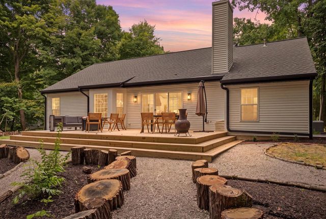 9883 S 35th STREET, Franklin, WI 53132