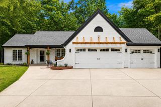 9883 S 35th STREET, Franklin, WI 53132