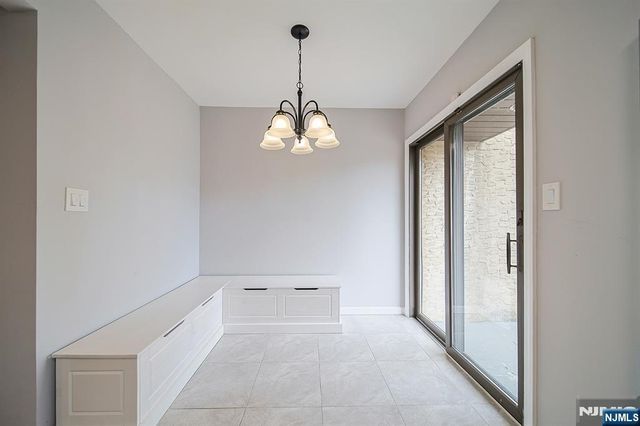 18 Veterans Way, Edgewater, NJ 07020