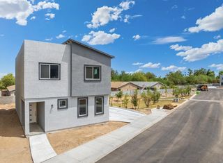 105 W Latona Road, Phoenix, AZ 85041