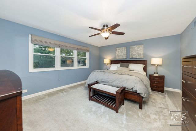 605 Hyde Park Lane, Naperville, IL 60565