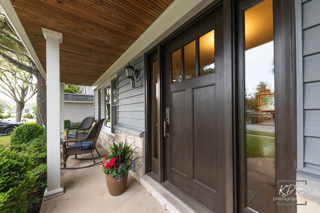 605 Hyde Park Lane, Naperville, IL 60565