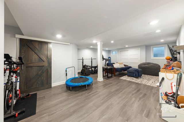 605 Hyde Park Lane, Naperville, IL 60565