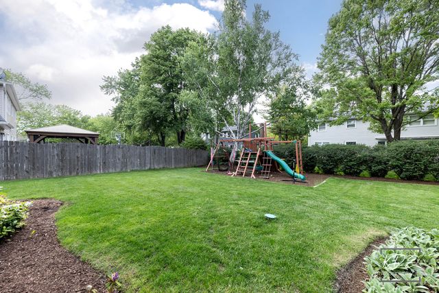 605 Hyde Park Lane, Naperville, IL 60565