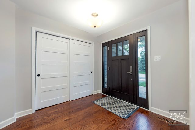 605 Hyde Park Lane, Naperville, IL 60565