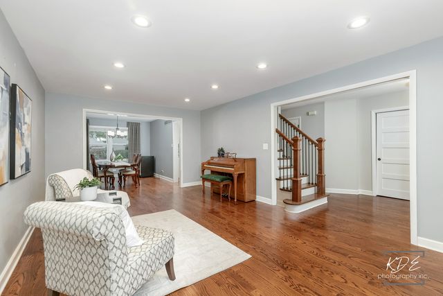 605 Hyde Park Lane, Naperville, IL 60565