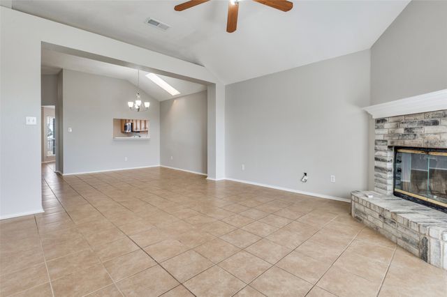 800 Ponselle Drive, Arlington, TX 76001