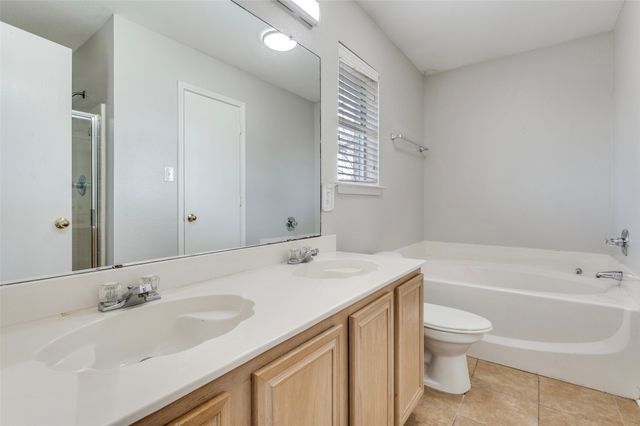 800 Ponselle Drive, Arlington, TX 76001