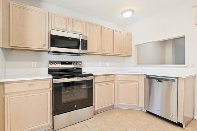 800 Ponselle Drive, Arlington, TX 76001