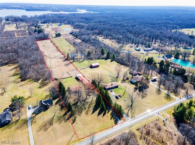 3686 Jones Road, Diamond, OH 44412