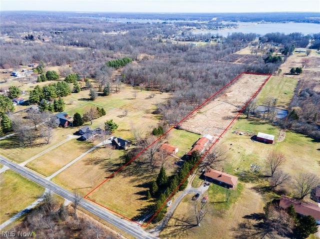 3686 Jones Road, Diamond, OH 44412