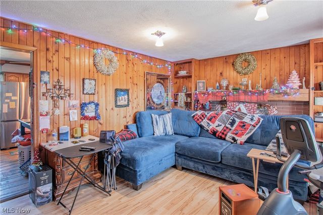 3686 Jones Road, Diamond, OH 44412