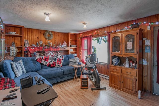 3686 Jones Road, Diamond, OH 44412